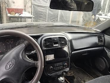 daxili kredit maşın: Hyundai Sonata: 2 l | 2002 il Sedan — 10