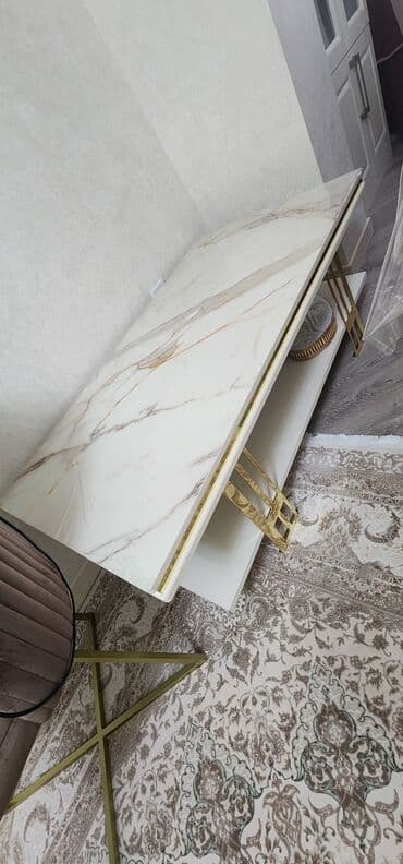 stol stul sumqayit: Jurnal masası, Kredit yoxdur — 2