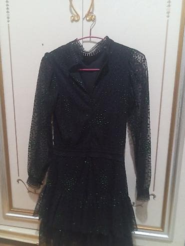 Qadın gecə/libas paltarı - Rəng: qara, bütün səthdə xırda yaşıl