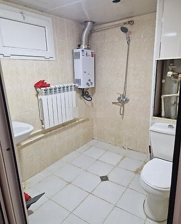 Mənzil 8ci km bazarın yanında yerləşir. Metro xalqlara və Nefçilərə 6 — 7