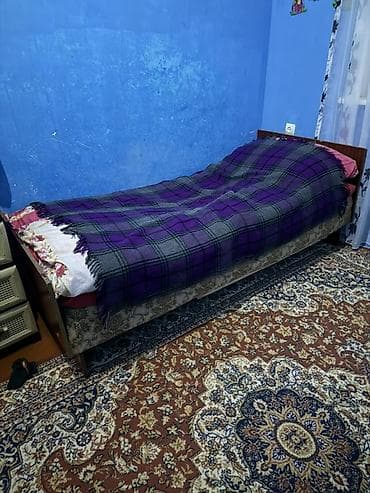 Кресла: Hamısı birlikdə 150 manat. Divan yaxşı deyil, ancaq diyərləri — 9