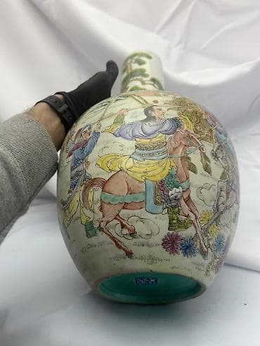 Vazalar: Bir vaza, Farfor — 2