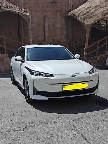 hibrid: Changan Qiyuan A05: 4.3 l | 2024 il 88000 km Sedan — 10