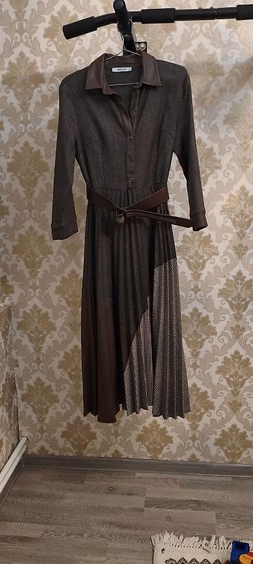 qadin donu: MAGRO qadın paltarı – ölçü 36. 120 azn alinib - Rəng palitrası: tünd — 1