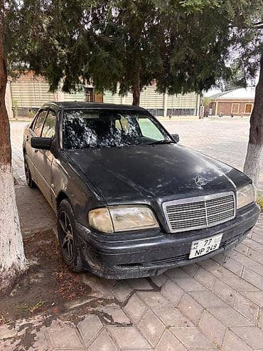 yan guzgu s: Mercedes-Benz C-Class: 2.8 l | 1997 il Sedan — 4