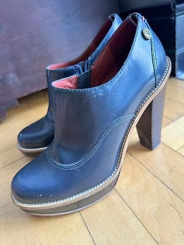 Tommy Hilfiger qadın ayaqqabısı – yüksək dabanlı platforma bootie — 1