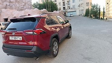 led duman: Toyota RAV4: 2.5 l | 2022 il Krossover — 5