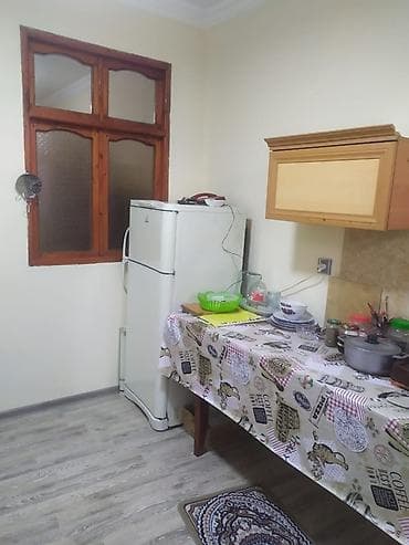 Недвижимость: Mənzil dayanacaq qıragında yerləşir.Bütün bakubuslar keçir.Şəhərin hər — 5