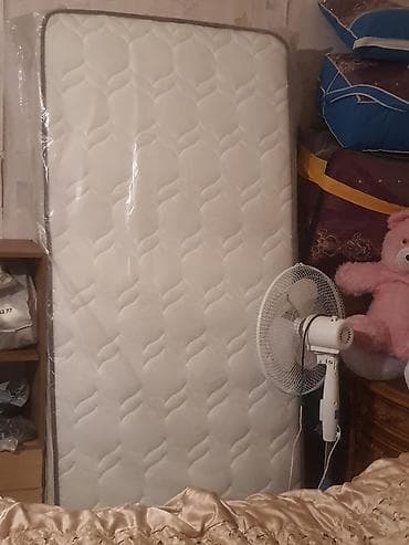 Yataq döşəyi - Ölçü: təxmini tək nəfərlik (şaquli vəziyyətdə çəkilib