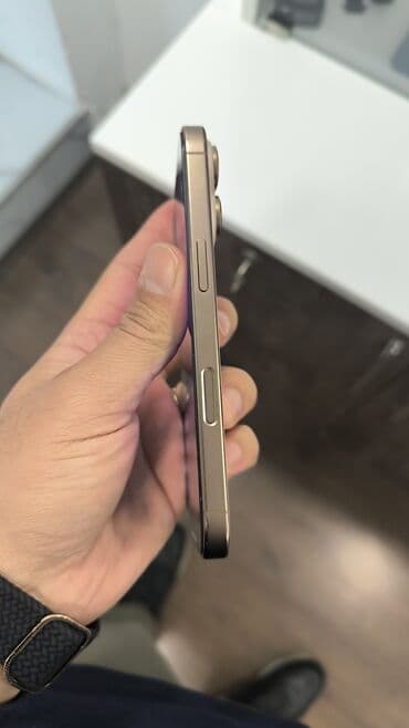 IPhone 16 Pro, 256 GB, Qızılı — 2
