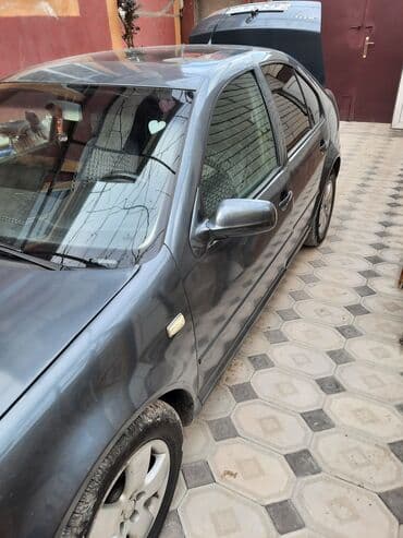 фольксваген с пробегом: Volkswagen Jetta: 1.8 l | 2002 il Sedan — 5
