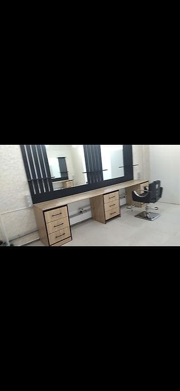 ber ber: Saş kəsimi üçün masa, Güzgülü — 2