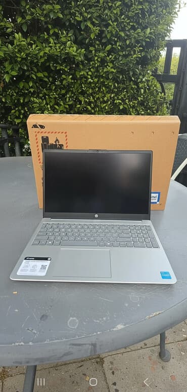 monster notebook: Yeni HP 15.6 ", Intel Core i3, 256 GB, Rayonlara çatdırılma, Ünvandan götürmə, Pulsuz çatdırılma — 1