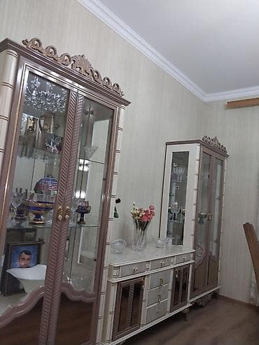 sumqayit divan: Klassik üslubda qonaq otağı və yataq otağı mebel dəsti Qonaq otağı: - — 3