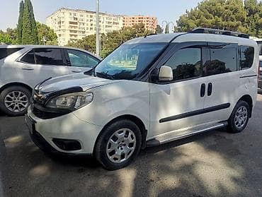 Fiat: Fiat Doblo: 1.3 l | 2016 il 351472 km Van/Minivan — 5