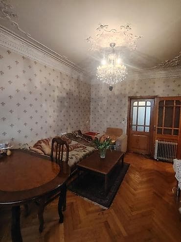 tecili ucuz ev satilir: Bakı, 5-ci mikrorayon, 3 otaqlı, Köhnə tikili, m. Memar Əcəmi, 65 kv. m — 6