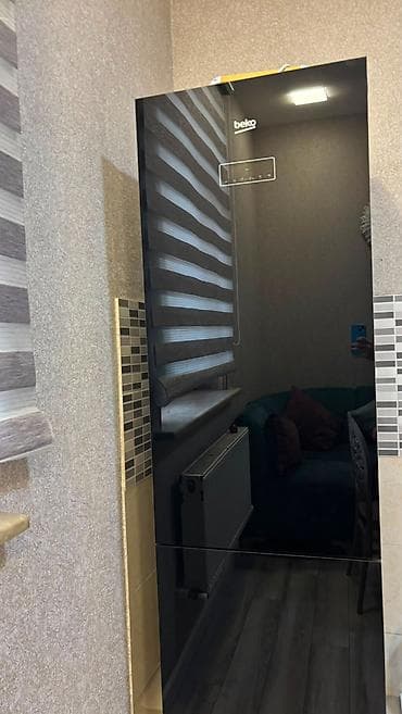 metbex soyuducu: İşlənmiş 2 qapılı Beko Soyuducu Satılır, rəng - Qara, Dolab içi — 1