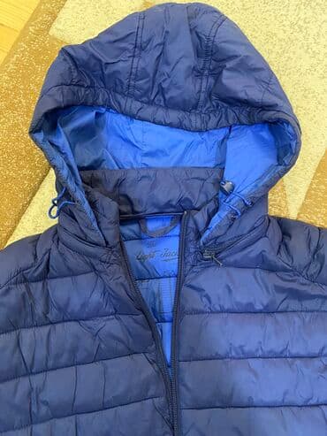 layka kurtkalar: Defakto firması. Yaxşı vəziyyətdədir. L razmerdi — 4