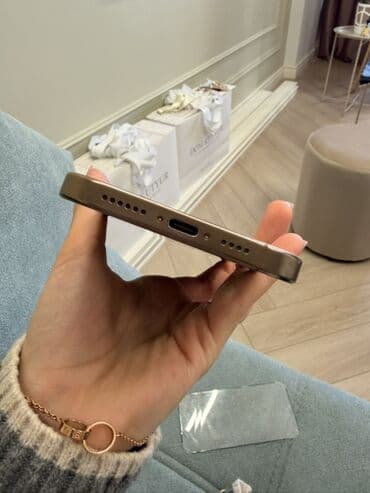 Audio: IPhone 15 Pro, Natural Titanium, Simsiz şarj — 6