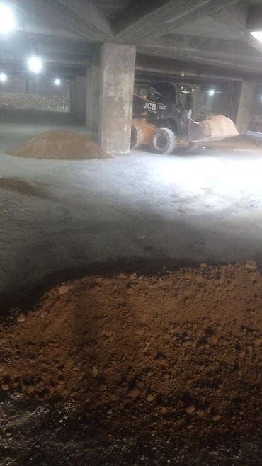 Hörgü usdaları qoşa daş 9 manat kərpic 4 manat Təsvir: - Skid-steer
