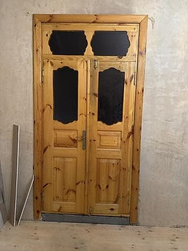 İkiyarpaq taxta qapı - Material: təbii ağac (şam fakturalı), tam ağac — 1