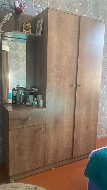 yataq doseyi: 2 qapılı, Güzgülü, Qəhvəyi, Açılan, Düz dolab — 1