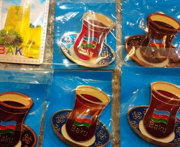 saxsi gul qablari: Bakı şəhərinin görməli yerlərini əks etdirən müxtəlif formalı və — 3