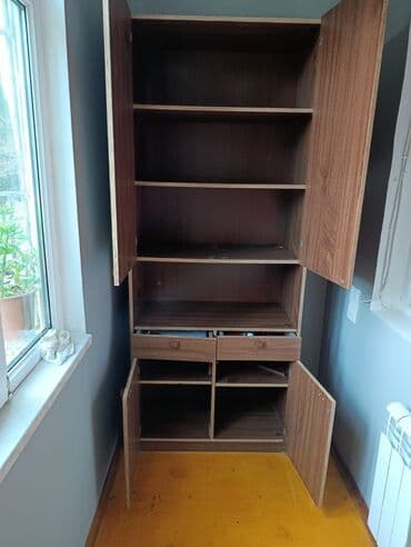 Mağaza arabaları: Şkaf satılır. Xüsusiyyətlər: - Üst hissə: ikitaylı qapı və 3 — 3