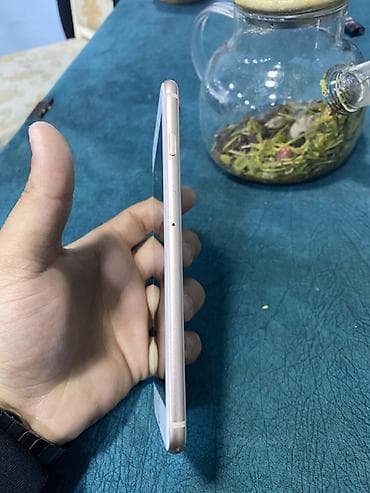 iphone qiymət: IPhone 8 Plus, Qızılı, Barmaq izi — 3
