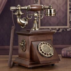 Dekorativ telefon işləyir