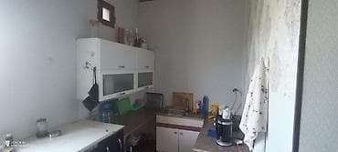 4 otaqlı həyət evləri: Satılır: Həyət evi (şəkillərdə göstərilən) - Geniş zal: iri pəncərə — 5