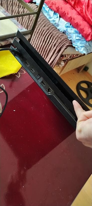 corab tikən aparat: Sony PlayStation 4 Pro oyun konsolu Xüsusiyyətlər: - Model: PS4 Pro — 3