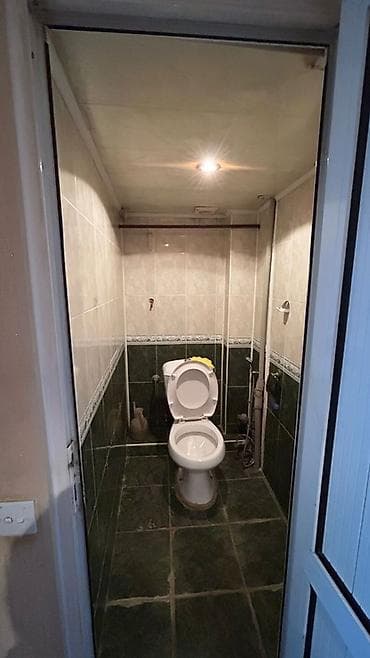 Kirayə üçün mənzil – çoxmərtəbəli binada 3 otagli menzil. - Pəncərədən — 10