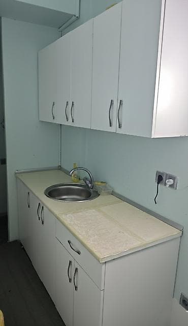 Ağ rəngli modul mətbəx dəsd - Yuxarı dolablar: 4 bölmə, hər birində