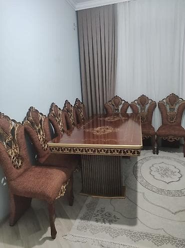 kamp evi: Qonaq otağı üçün, Açılmayan, Dördbucaq masa, 8 stul — 2