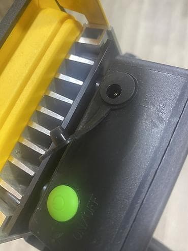 Projektorlar: LED akkumulyatorlu portativ proyektor/floodlight - Güclü LED işıq — 3