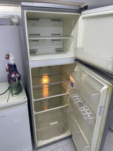 Plitələr və bişirmə panelləri: 2 qapılı Beko Soyuducu Satılır, rəng - Gümüşü — 3