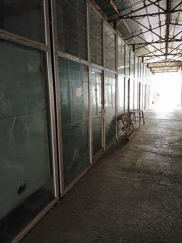 аренда торгового места в магазине: Sərçə bazarı daxilində magazalar istənilən ölçüdə düzəldilib icarəyə — 2