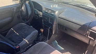 Opel Vectra: 0.2 l | 1994 il Sedan