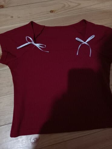 Baş geyimləri: Qadın qısaqol bluz - Rəng: Bordo - Parça: Nazik, elastik rezinli — 1