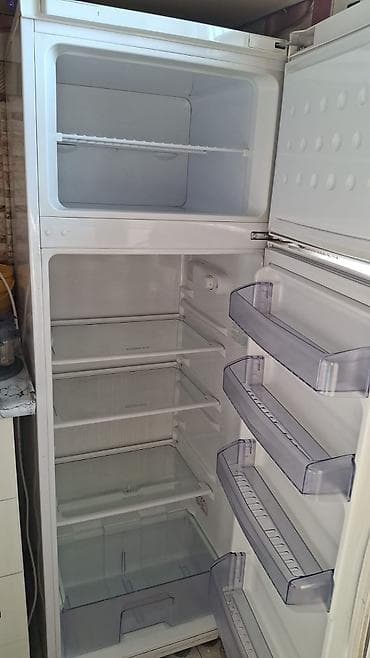 1 terabayt telefon: İşlənmiş 2 qapılı Beko Soyuducu Satılır, rəng - Ağ, Təkərli — 2