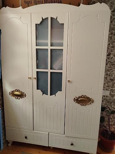 paltar dolabi satilir: SabsulUsag ucun dolab Uzunluğu 2metr eni 135sm Seligeli islenib Qiymet — 1