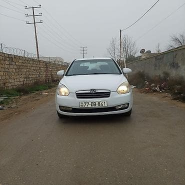 kia optima 2014: Hyundai Accent sedan – ağ rəngdə, 4 qapılı. Texniki xüsusiyyətlər və — 3