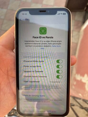 iphone 11 en ucuz qiymeti: IPhone 11, Ağ, Face ID — 10