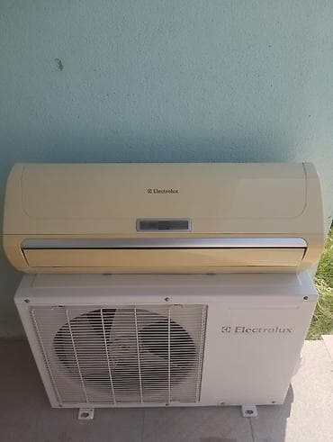 Kondisionerlər: Electrolux split kondisioner 45 kv dir.her seyi var.turbasi ayaqligi — 2