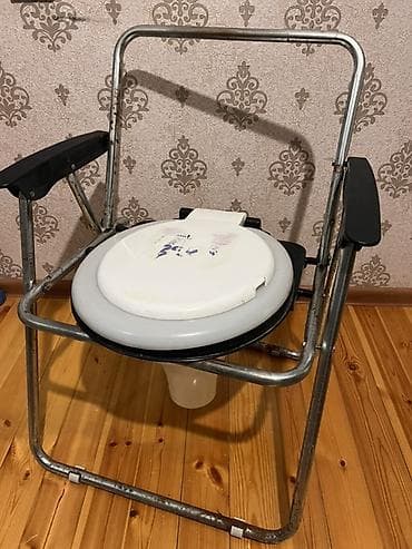 Унитазы для маломобильных людей: Xəstə üçün tualet - Evdə baxım, reabilitasiya və hərəkəti məhdud — 1