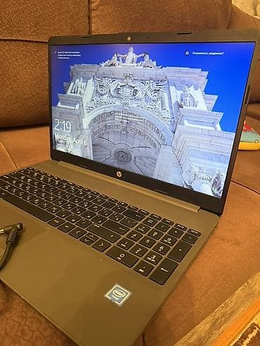 klaviatura notebook: HP noutbuk Xüsusiyyətlər: - Ekran: 15.6" (parlaq, nazik haşiyəli — 1