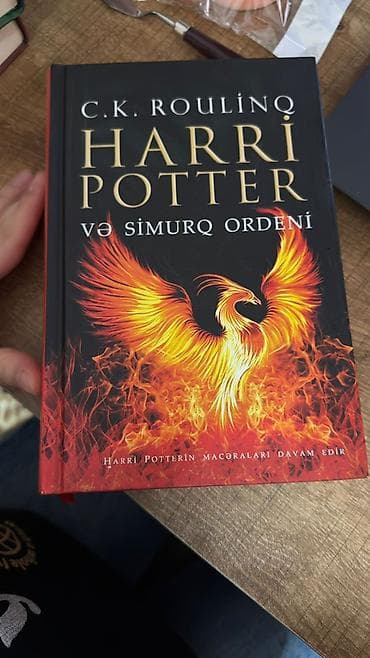islenmis sifoner: Harry Poter kitablarimi satiram,her biri yenidir. Azerbaycan dilinde — 4
