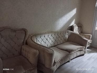 reception masa: Klassik üslubda qonaq otağı mebel dəsti Komplekt: - Uzadıla bilən iri — 2