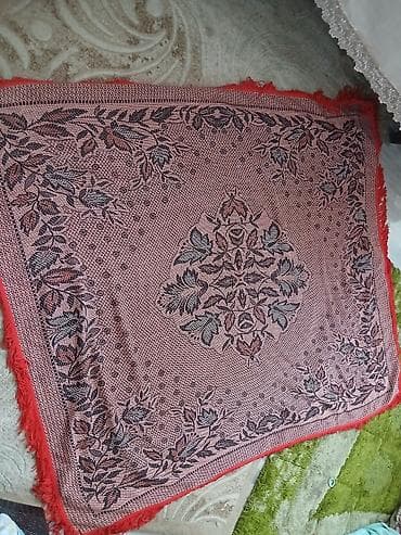 Rəng - Qırmızı Yataq örtüyü